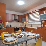 Апартаменты Christina's House *