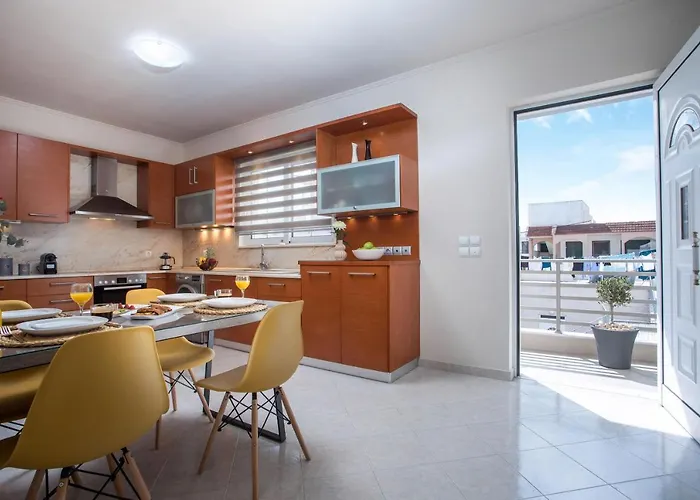 Christina's House 아파트 아판토우